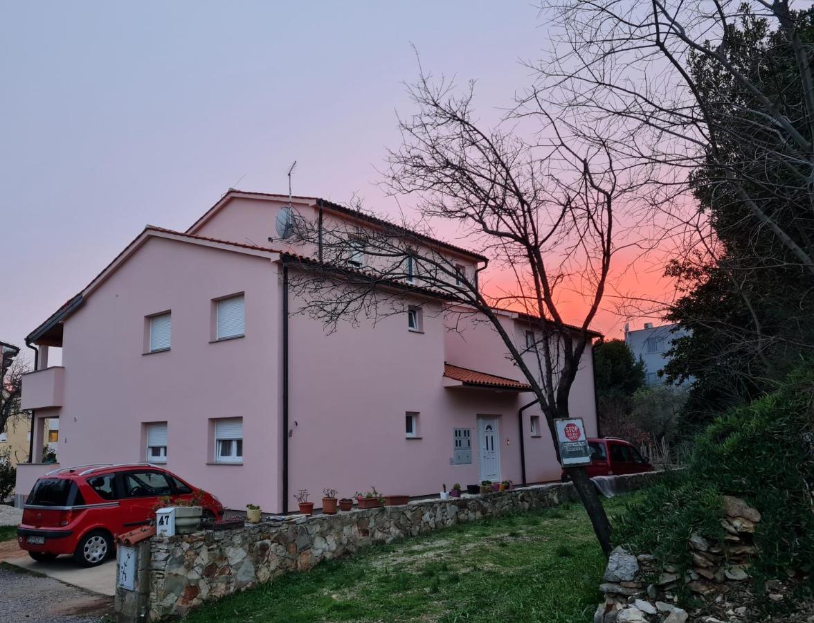 Apartment Tomas Near The Beach Pula Exterior photo