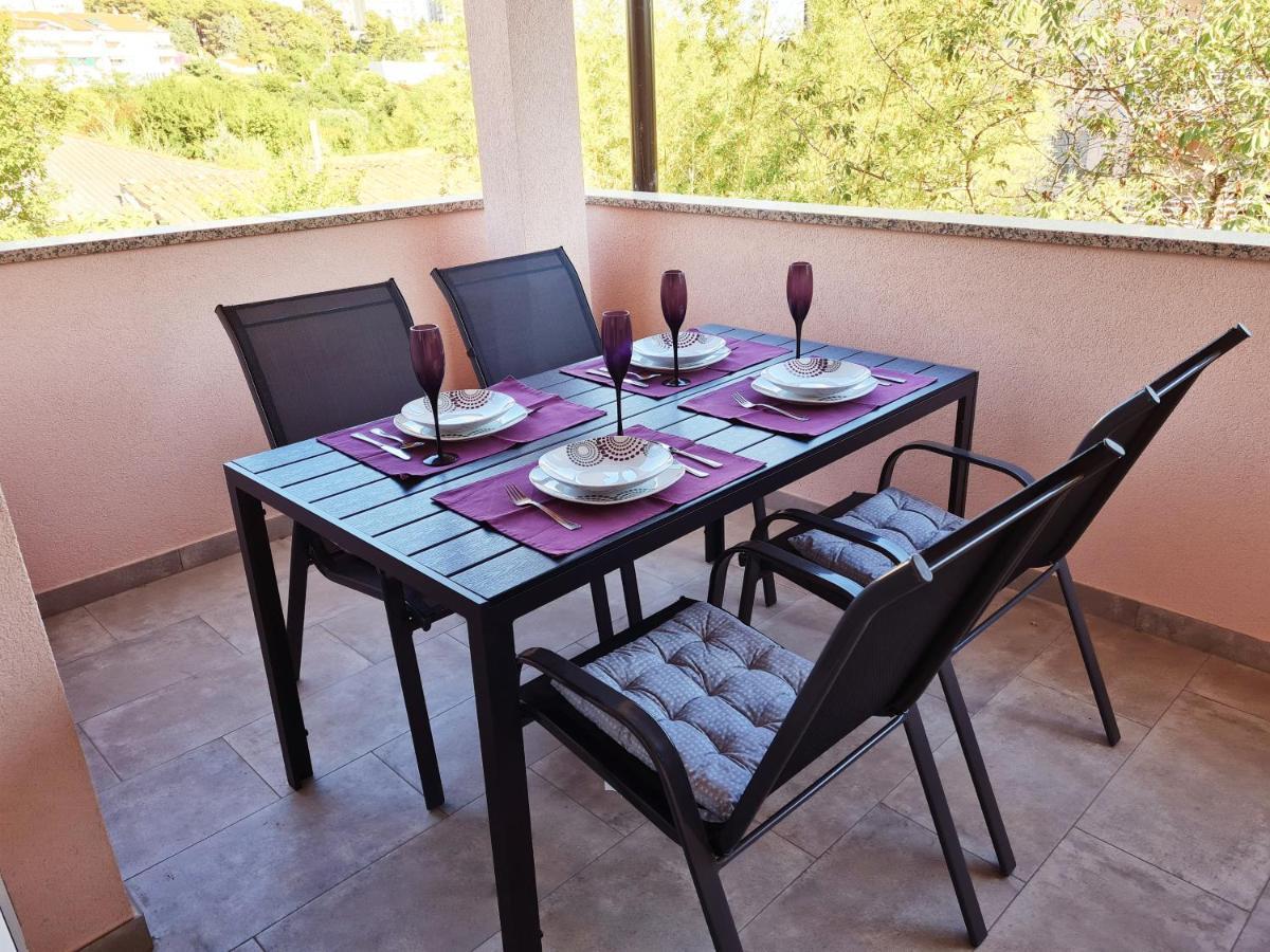 Apartment Tomas Near The Beach Pula Exterior photo